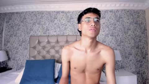 Snapshot of samfrrost chatting on April 2026 12:33:01 PM Samfrrost online show from April 2026 12:33:01 PM