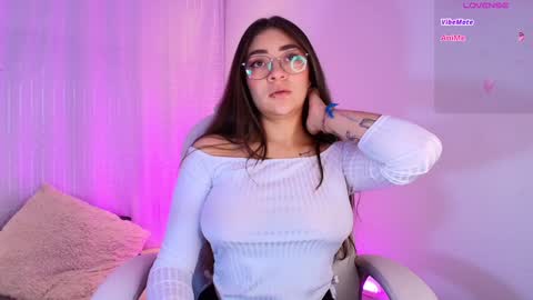 Snapshot of samii_evans chatting on December 2024 04:58:02 AM samii evans  online show from December 2024 04:58:02 AM