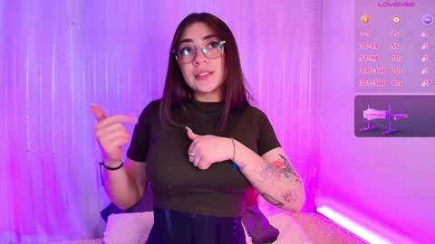 Snapshot of samii_evans chatting on December 2024 05:10:01 AM samii evans  online show from December 2024 05:10:01 AM