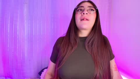 Snapshot of samii_evans chatting on December 2024 08:14:02 AM samii evans  online show from December 2024 08:14:02 AM