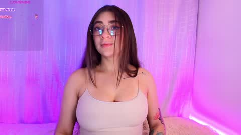 Snapshot of samii_evans chatting on January 2025 04:15:02 AM samii evans  online show from January 2025 04:15:02 AM