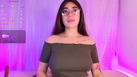 Snapshot of samii_evans chatting on February 2025 04:21:02 AM samii evans  online show from February 2025 04:21:02 AM