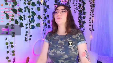 Snapshot of samii_evans chatting on September 2025 03:50:02 AM samii evans  online show from September 2025 03:50:02 AM