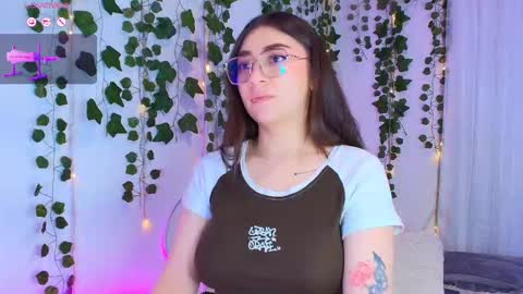 Snapshot of samii_evans chatting on October 2025 04:21:02 AM samii evans  online show from October 2025 04:21:02 AM