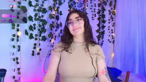 Snapshot of samii_evans chatting on October 2025 03:03:02 AM samii evans  online show from October 2025 03:03:02 AM