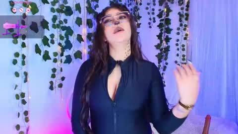 Snapshot of samii_evans chatting on October 2025 03:19:01 AM samii evans  online show from October 2025 03:19:01 AM