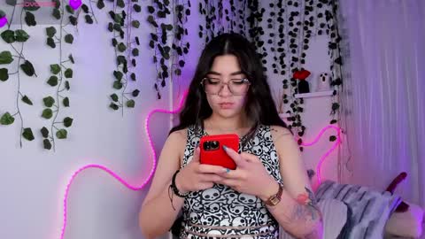 Snapshot of samii_evans chatting on April 2026 03:22:02 AM samii evans online show from April 2026 03:22:02 AM