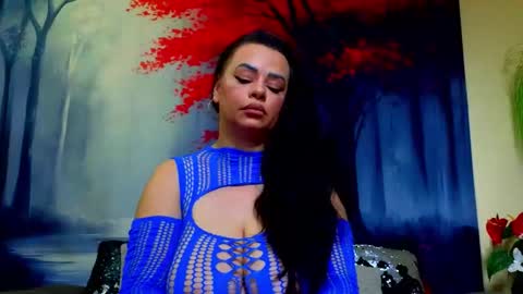     online show from December 2025 09:01:01 PM