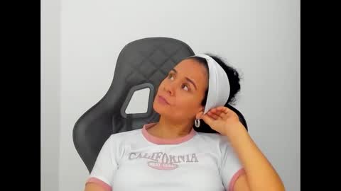 Snapshot of samm_hoti chatting on November 2025 05:46:01 PM sam online show from November 2025 05:46:01 PM