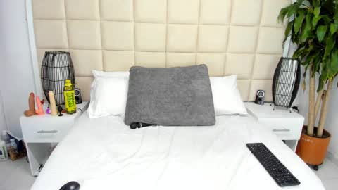 Nice to meet you guys my name is Lina. online show from March 2025 05:01:01 AM