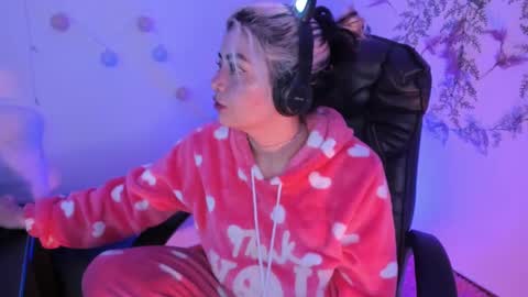   online show from February 2025 04:21:01 AM