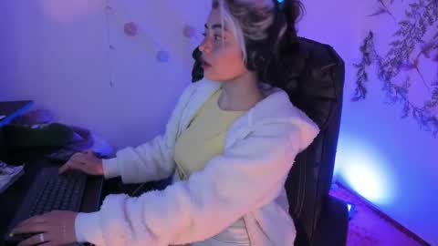   online show from February 2025 04:14:02 AM