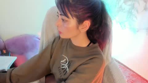   online show from December 2025 10:08:02 AM