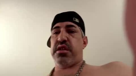 Snapshot of sammysausage2 chatting on April 2026 06:43:01 PM sammysausage2 online show from April 2026 06:43:01 PM