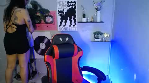 Snapshot of sampaguita_pinayxx chatting on April 2026 02:44:01 PM SOFIA online show from April 2026 02:44:01 PM