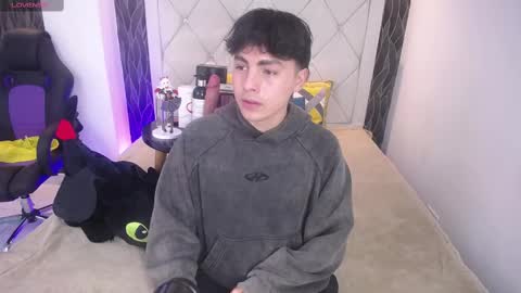 Snapshot of samu_foxxx chatting on November 2025 08:03:01 PM SAMU online show from November 2025 08:03:01 PM