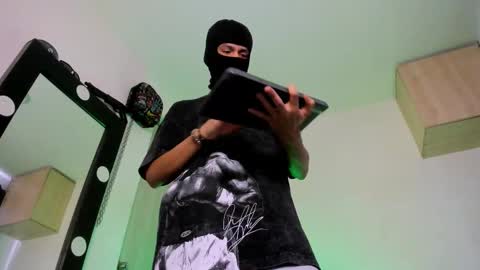   online show from September 2025 09:05:02 PM