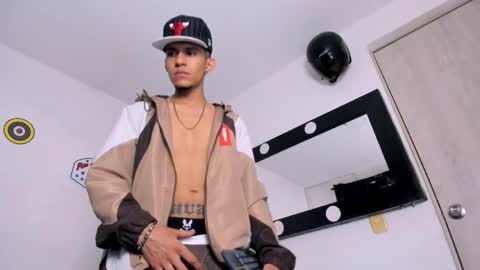 Snapshot of samuel_suarez chatting on April 2026 05:08:01 AM online show from April 2026 05:08:01 AM