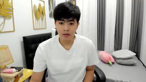 Snapshot of samuelangelo chatting on April 2026 08:32:01 AM Sam online show from April 2026 08:32:01 AM