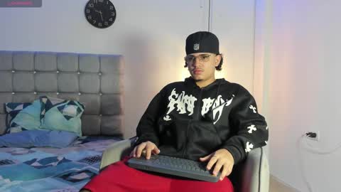 Snapshot of samxx_muscle chatting on October 2025 02:52:01 PM samxx_muscle online show from October 2025 02:52:01 PM