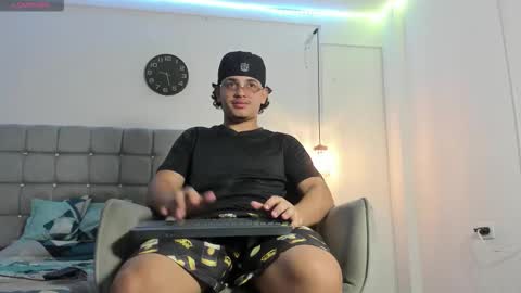 Snapshot of samxx_muscle chatting on November 2025 02:06:01 PM samxx_muscle online show from November 2025 02:06:01 PM