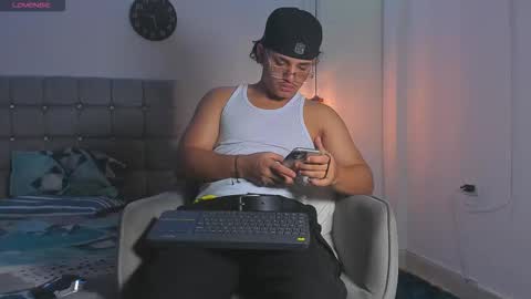 Snapshot of samxx_muscle chatting on December 2025 02:04:01 PM samxx_muscle online show from December 2025 02:04:01 PM