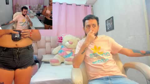 Snapshot of samy_and_aron chatting on September 2025 01:18:01 AM sammy and Aaron online show from September 2025 01:18:01 AM