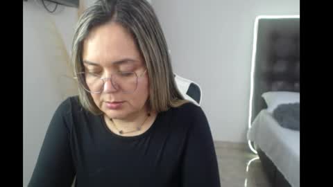 samy_vsn online show from October 2025 04:59:02 PM