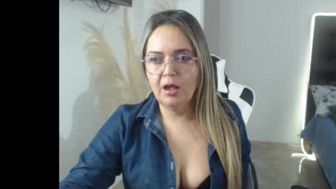 samy_vsn online show from October 2025 06:54:01 PM