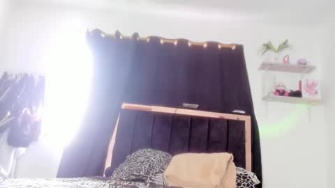 SamyHolbrook online show from November 2025 01:03:01 PM