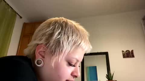 Snapshot of samymoon3 chatting on March 2026 07:22:02 AM Samymoon online show from March 2026 07:22:02 AM