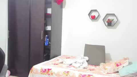 Sanddi  online show from January 2026 08:24:02 PM