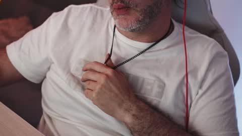 Snapshot of sanders_white chatting on February 2025 12:41:01 AM Sanders online show from February 2025 12:41:01 AM