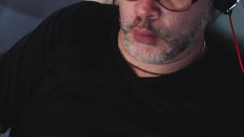 Snapshot of sanders_white chatting on February 2025 06:37:01 AM Sanders online show from February 2025 06:37:01 AM