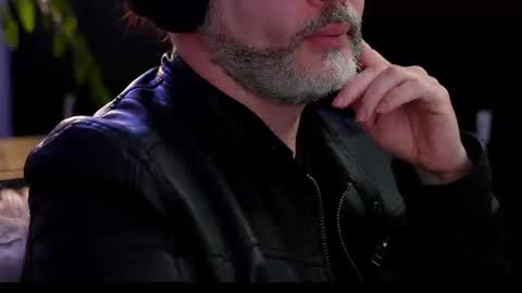 Snapshot of sanders_white chatting on September 2025 11:38:02 PM Sanders online show from September 2025 11:38:02 PM