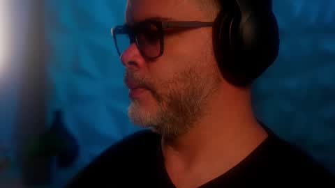 Snapshot of sanders_white chatting on October 2025 06:10:02 AM Sanders online show from October 2025 06:10:02 AM