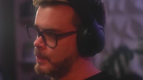 Sanders online show from February 2026 04:49:02 AM