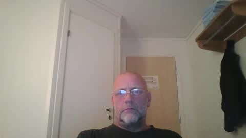 Snapshot of sandnesrune523 chatting on December 2025 04:56:01 PM sandnesrune523 online show from December 2025 04:56:01 PM