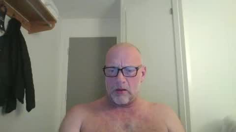 sandnesrune523 online show from March 2026 06:56:01 PM