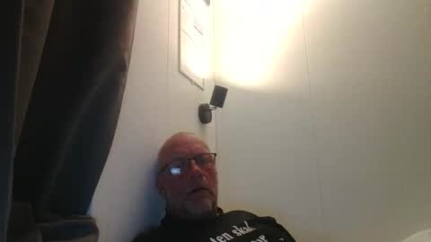 sandnesrune523 online show from April 2026 08:57:02 AM