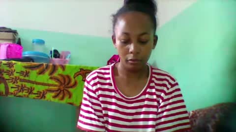 Snapshot of sandra1253099 chatting on November 2025 05:28:02 AM sandra1253099 online show from November 2025 05:28:02 AM