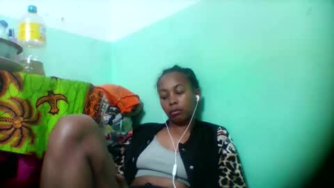 Snapshot of sandra1253099 chatting on November 2025 06:42:02 PM sandra1253099 online show from November 2025 06:42:02 PM