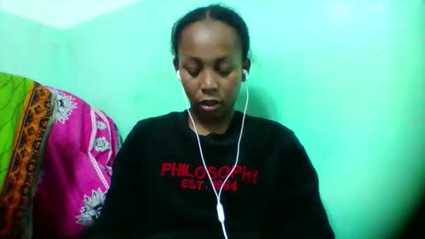 sandra1253099 online show from December 2025 06:47:01 PM