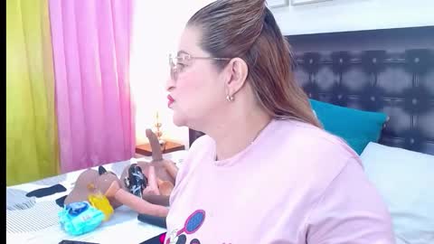 Snapshot of sandra_20_ chatting on May 2026 11:07:01 AM SANDRA online show from May 2026 11:07:01 AM