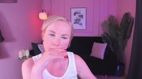 Snapshot of sandra_kind chatting on January 2025 12:01:01 PM Sandra online show from January 2025 12:01:01 PM