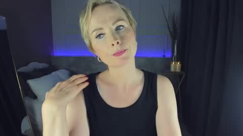 Snapshot of sandra_kind chatting on January 2025 08:51:02 AM Sandra online show from January 2025 08:51:02 AM