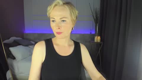 Snapshot of sandra_kind chatting on January 2025 12:05:02 PM Sandra online show from January 2025 12:05:02 PM