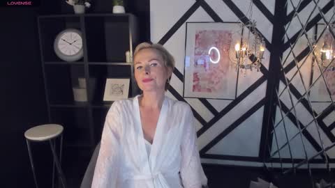 Snapshot of sandra_kind chatting on January 2025 11:38:02 AM Sandra online show from January 2025 11:38:02 AM