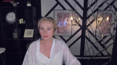 Snapshot of sandra_kind chatting on January 2025 05:51:01 AM Sandra online show from January 2025 05:51:01 AM