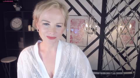 Snapshot of sandra_kind chatting on February 2025 11:27:02 AM Sandra online show from February 2025 11:27:02 AM